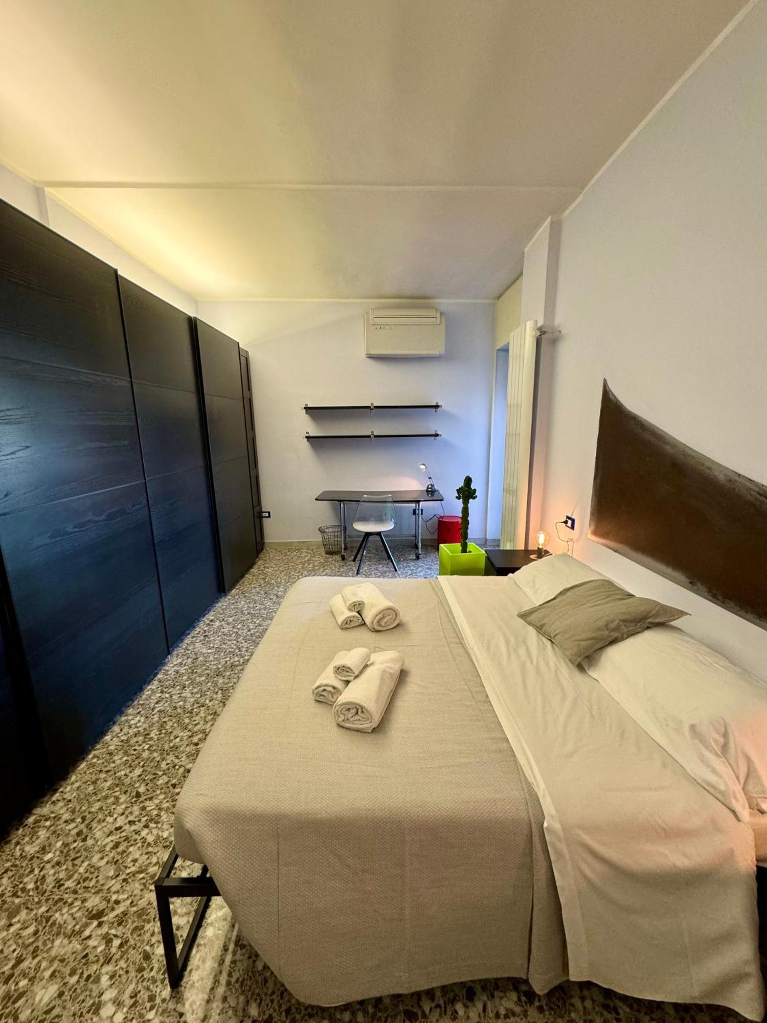 4 Balconi House- Appartamento Moderno A Lecce Exteriér fotografie