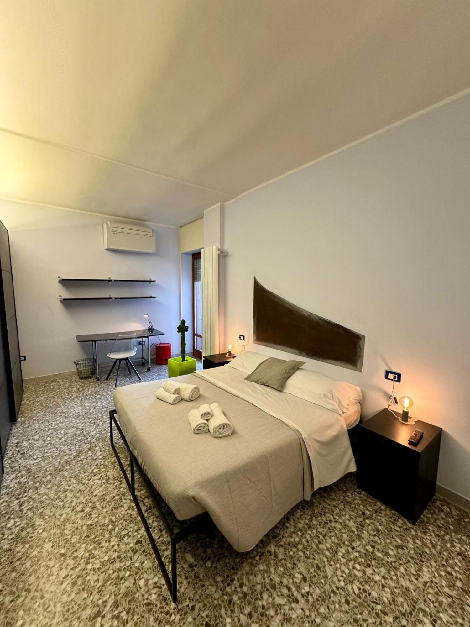 4 Balconi House- Appartamento Moderno A Lecce Exteriér fotografie