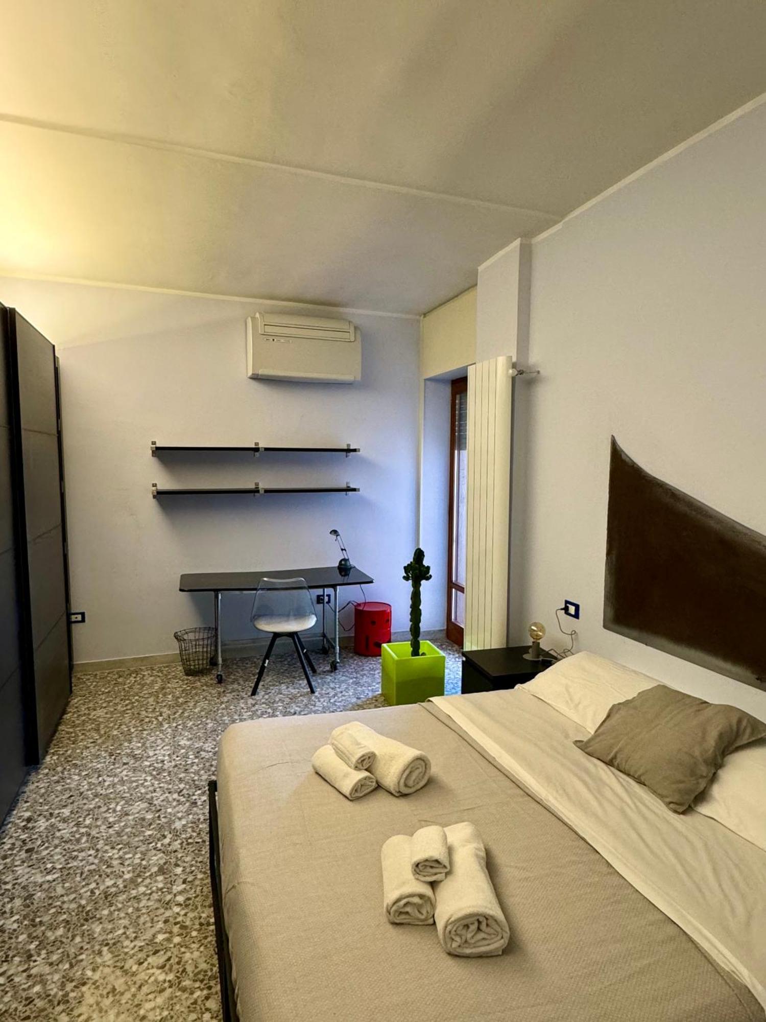 4 Balconi House- Appartamento Moderno A Lecce Exteriér fotografie