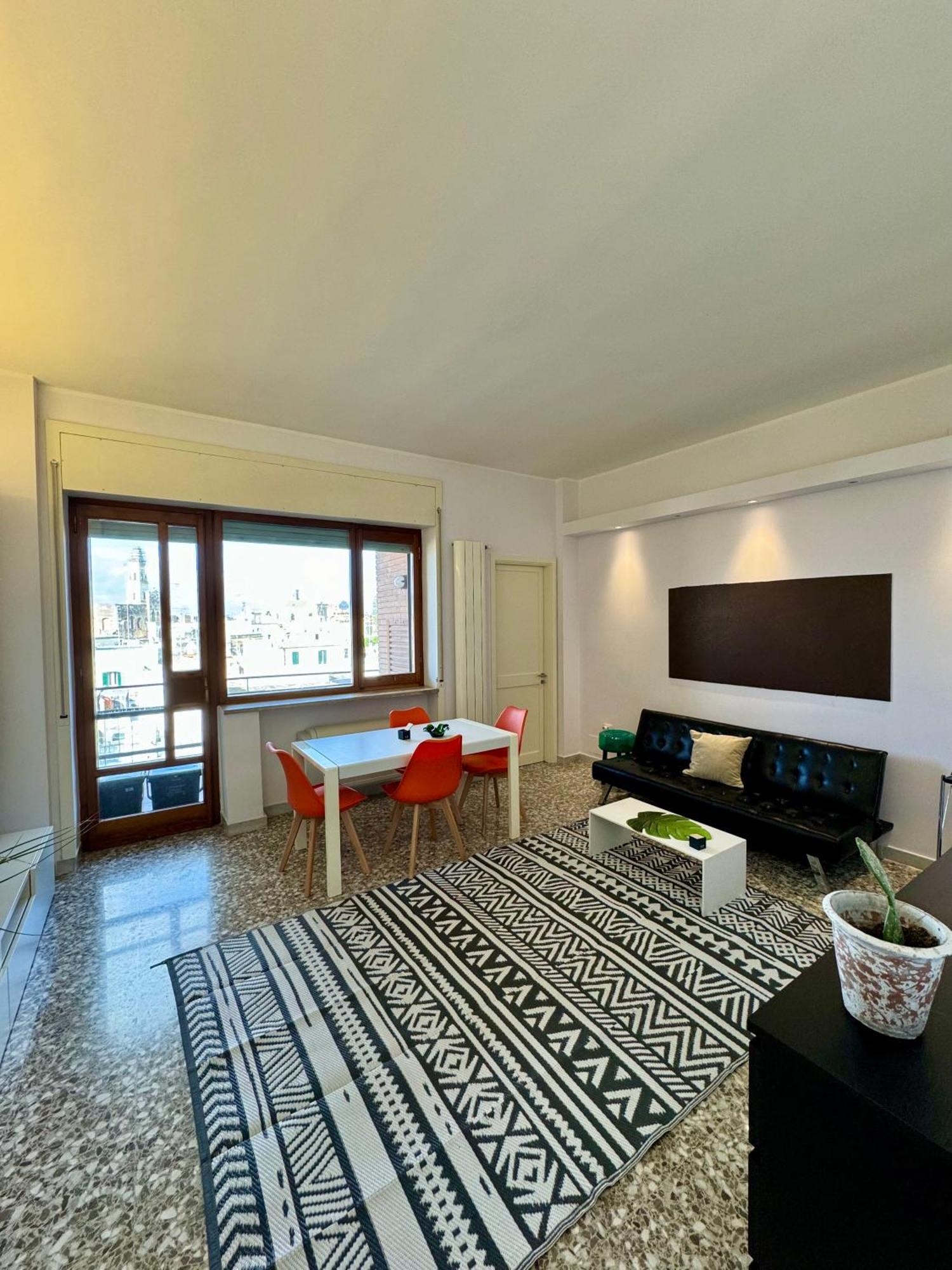 4 Balconi House- Appartamento Moderno A Lecce Exteriér fotografie
