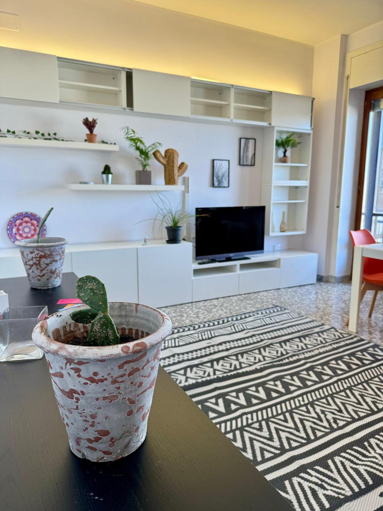 4 Balconi House- Appartamento Moderno A Lecce Exteriér fotografie