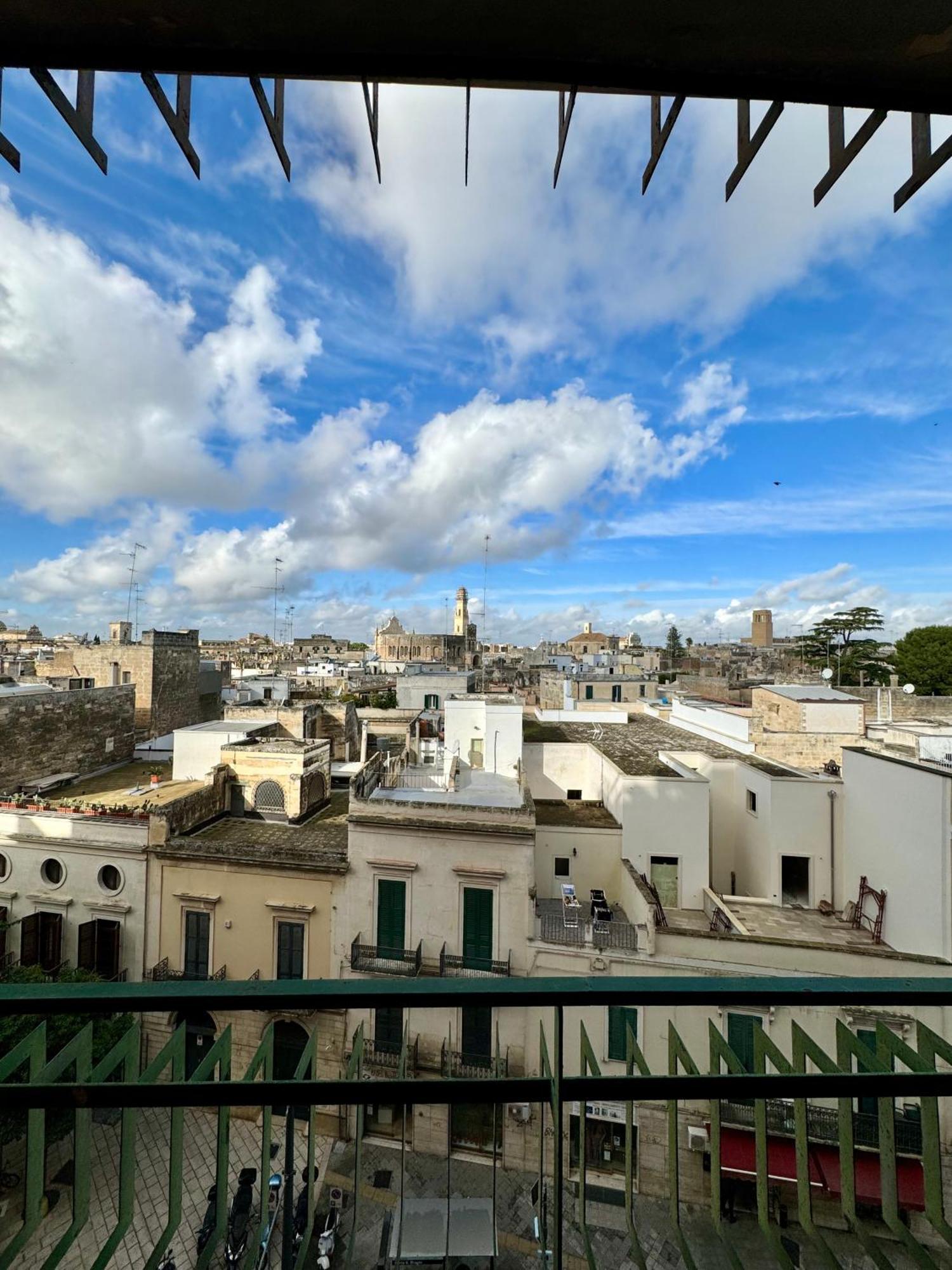 4 Balconi House- Appartamento Moderno A Lecce Exteriér fotografie