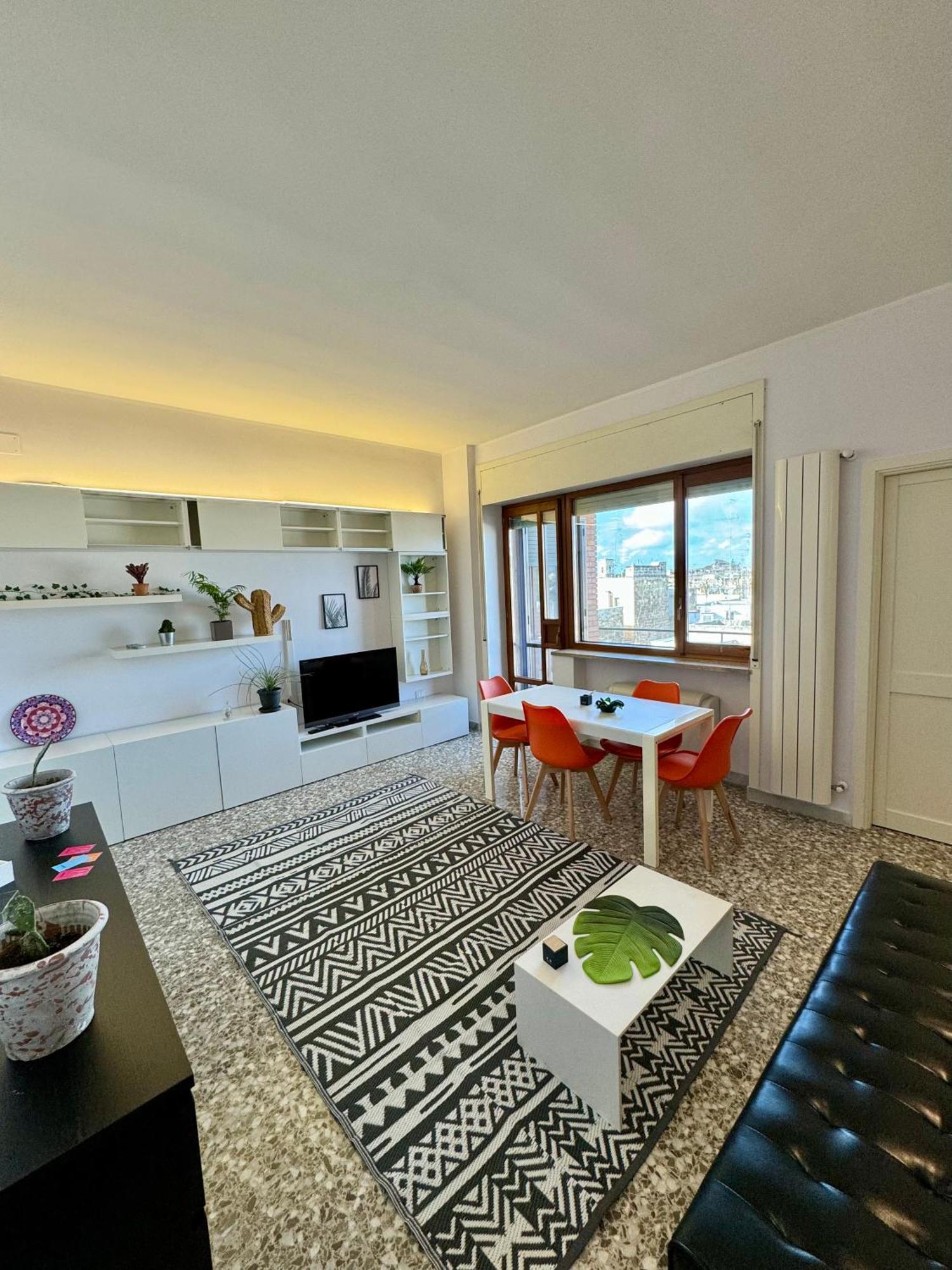 4 Balconi House- Appartamento Moderno A Lecce Exteriér fotografie